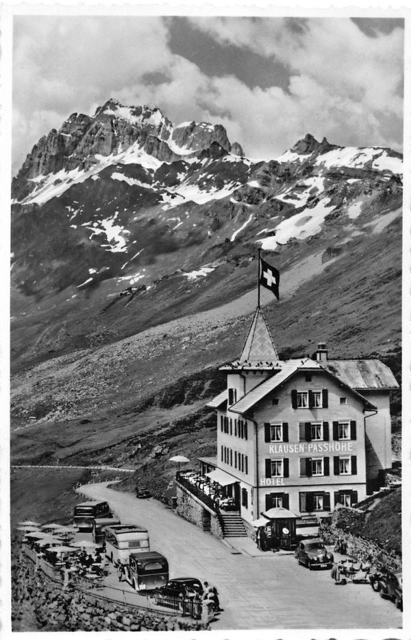 Klausenstrasse, Hotel Klausen Passhöhe, Autos