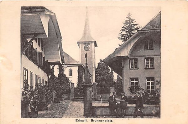 Eriswil, Brunnenplatz, belebt