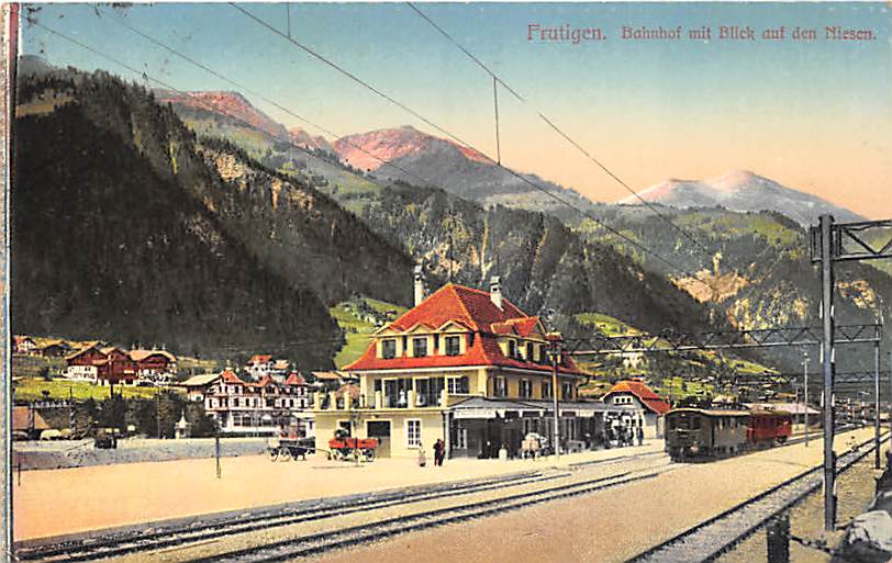 Frutigen, Bahnhof mit Eisenbahn