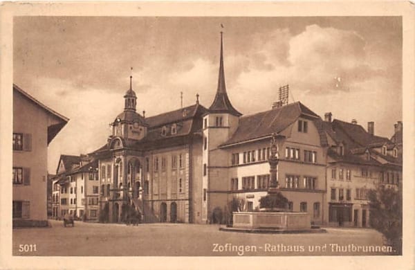 Zofingen, Rathaus und Thutbrunnen