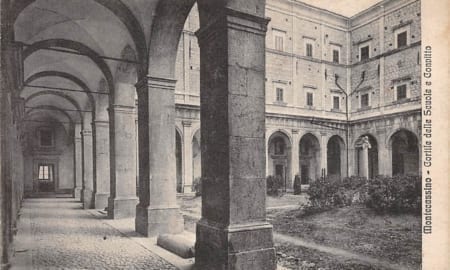 Montecassino, Cortile della Scuole e Convitto