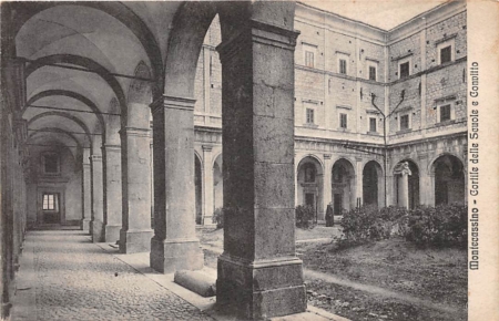 Montecassino, Cortile della Scuole e Convitto