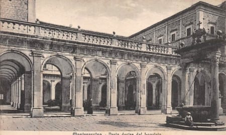 Montecassino, Parte destra del Loggiato