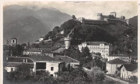 Bellinzona, Castello Svitto con Instituto St. Maria