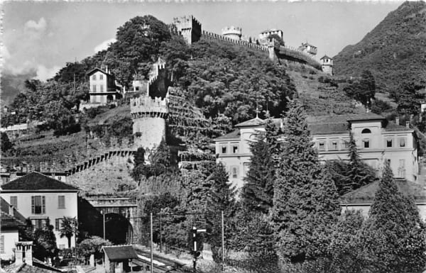 Bellinzona, Instituto S. Maria e Castello di Svitto