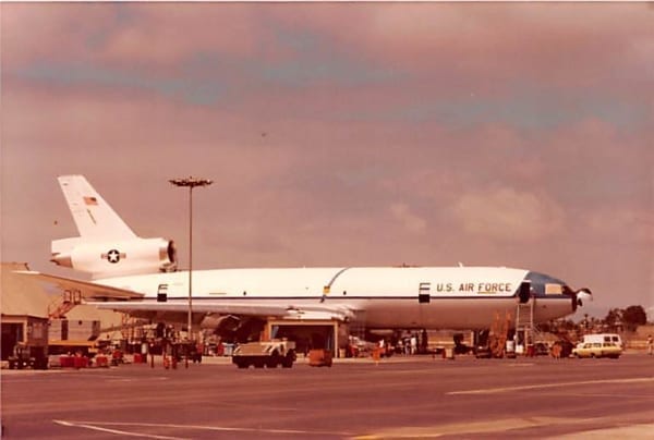 Douglas DC-10 (?), Photo US Air Force