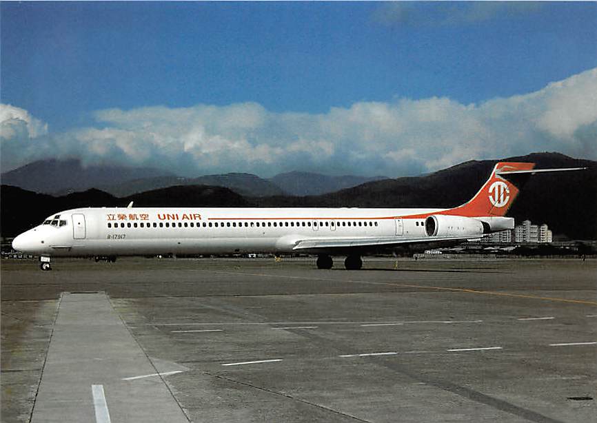 MD-90-30, Uni Air, Taipei