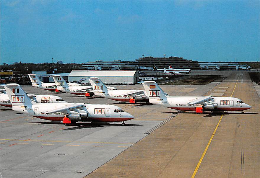 BAe 146-200, TNT