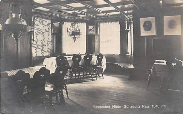 Schadona Pass, Biberacher Hütte