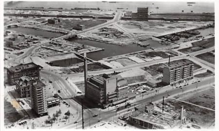 Rotterdam, 1946, Bijenkorf met omgeving