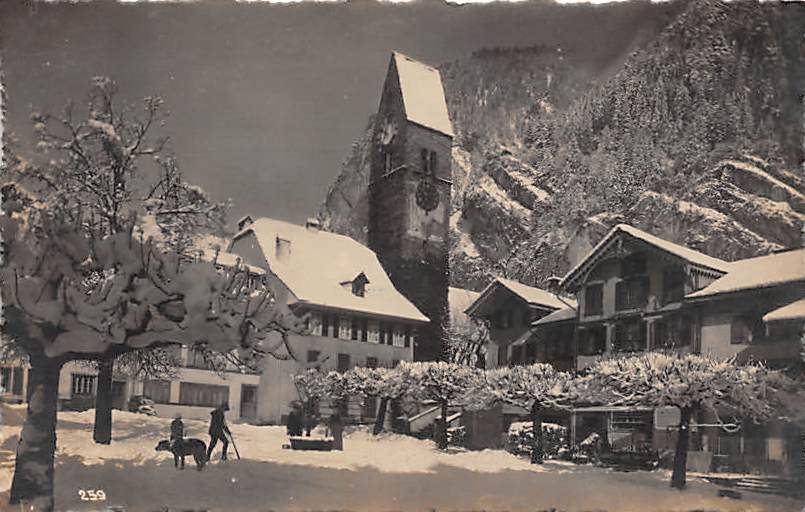 Unterseen, die Kirche im Winter