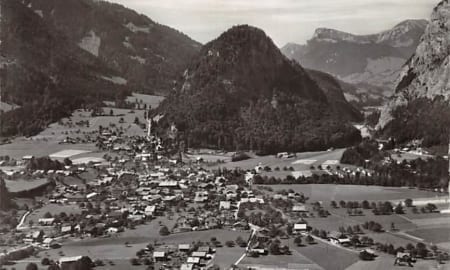 Wimmis, Burgfluh, Fliegeraufnahme