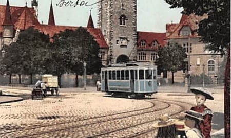 Zürich, Schweiz. Landesmuseum, Tram, belebt