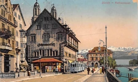 Zürich, Rathausquai, Tram, belebt