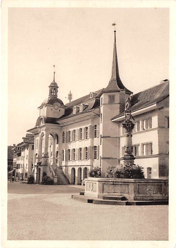Zofingen, Rathausplatz mit Niklaus Thut Brunnen