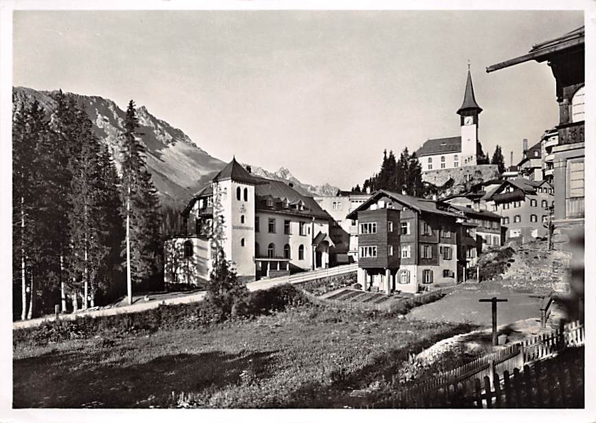 Arosa, Jugendherberge Arosa mit Dorfkirche
