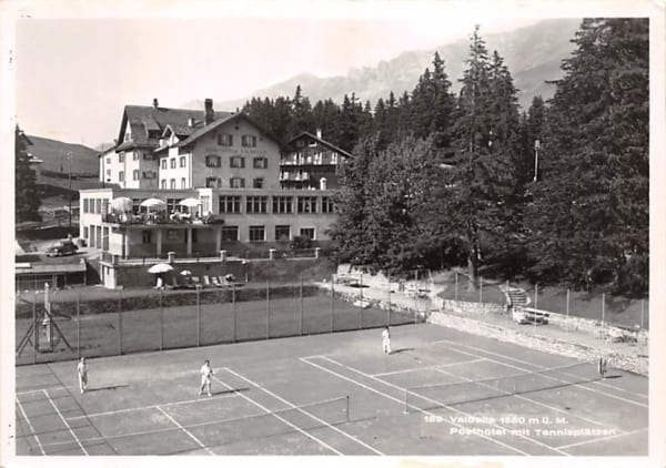 Valbella, Posthotel mit Tennisplätzen