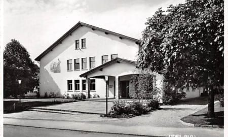 Uzwil, Schweiz. Dackdeckerschule