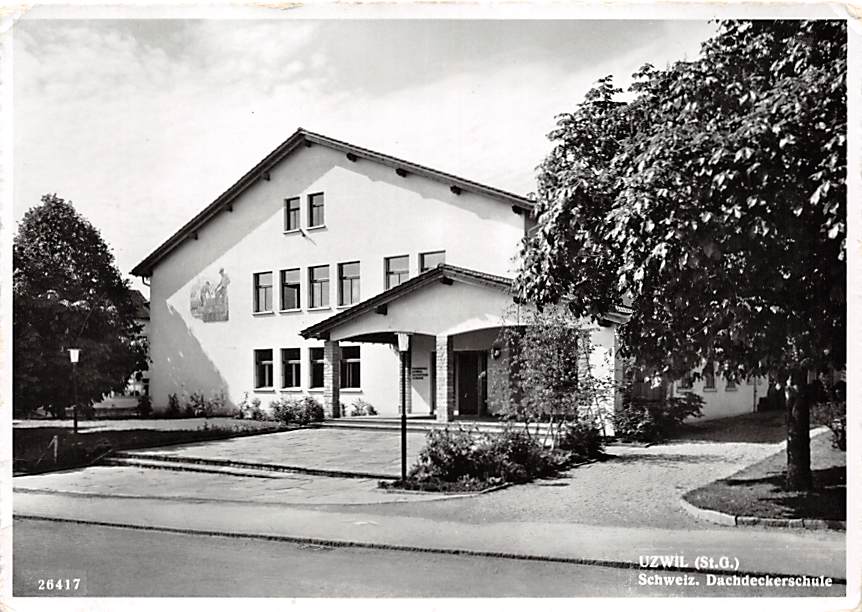 Uzwil, Schweiz. Dackdeckerschule