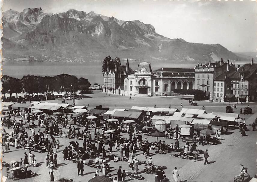 Vevey, Place du Marché et les Alpes