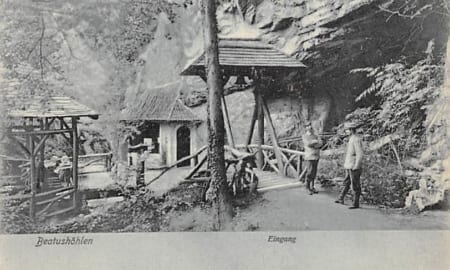 Beatushöhlen, Eingang