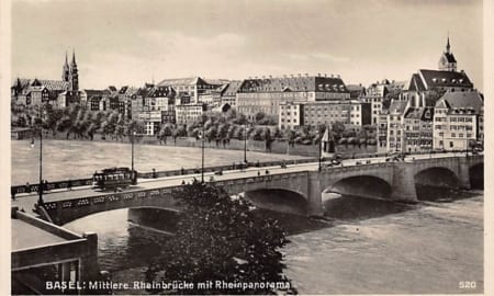 Basel, Mittlere Rheinbrücke mit Rheinpanorama