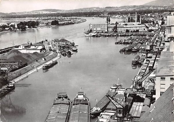 Basel, Teilansicht des Rheinhafens