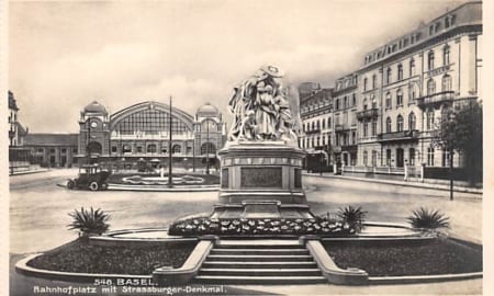 Basel, Bahnhofplatz mit Strassburger-Denkmal