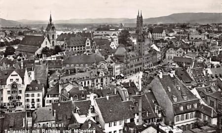 Basel, Teilansicht mit Rathaus und Münster
