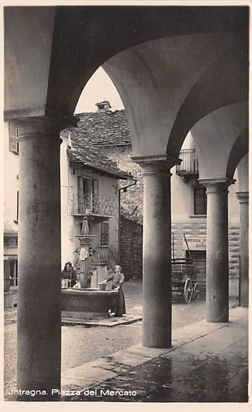 Intragna, Piazza del Mercato