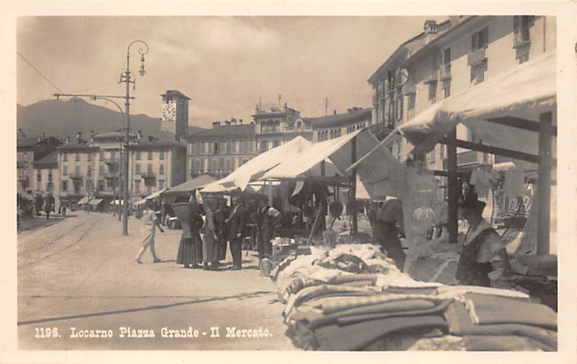 Locarno, Piazza Grande - Il Mercato