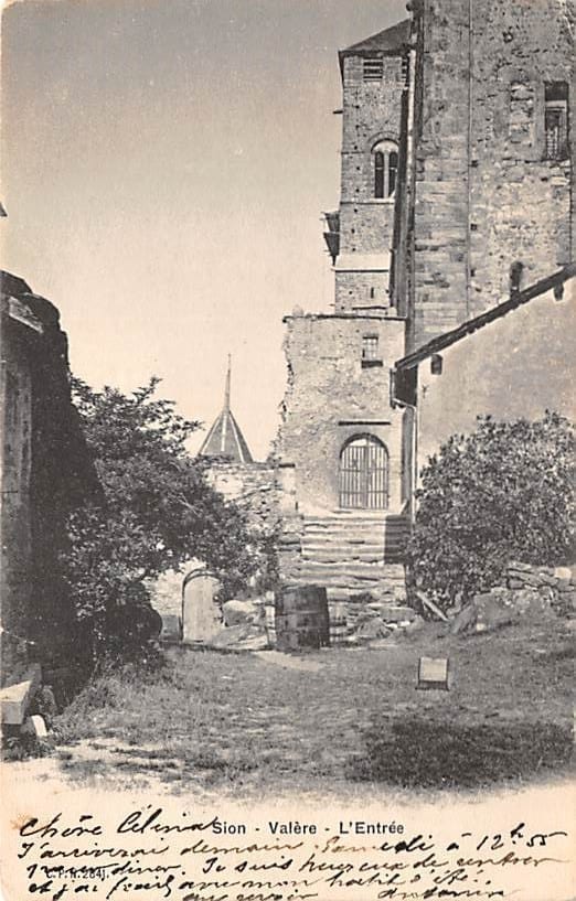 Sion, Valère, L'Entrée