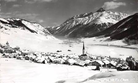 Zuoz, mit Piz d'Esan