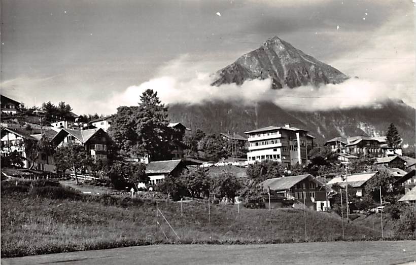 Krattigen, Dorfpartie