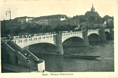 Basel, mittlere Rheinbrücke, belebt