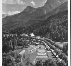 Vulpera, Strandbad mit Hotel Waldhaus & Lischanagruppe
