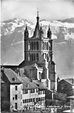 Lausanne, Cathedrale et les alpes