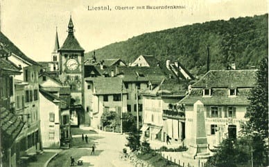Liestal, Obertor mit Bauerndenkmal