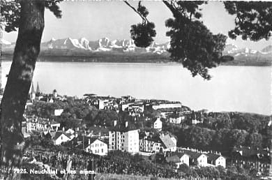 Neuenburg, et les alpes