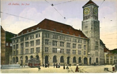 St.Gallen, Postgebäude, belebt mit Tram