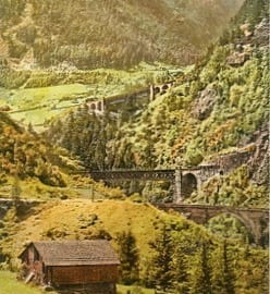 Wassen, Gotthardbahn, die drei Eisenbahnlinien