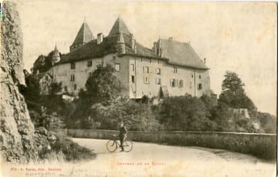 La Sarraz, le chateau, Velofahrer
